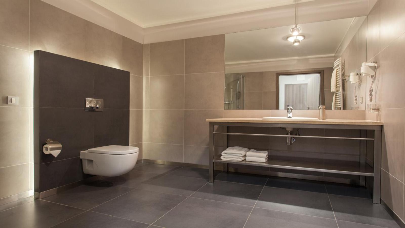 Hotel Grzegorzewski Тушен Екстериор снимка