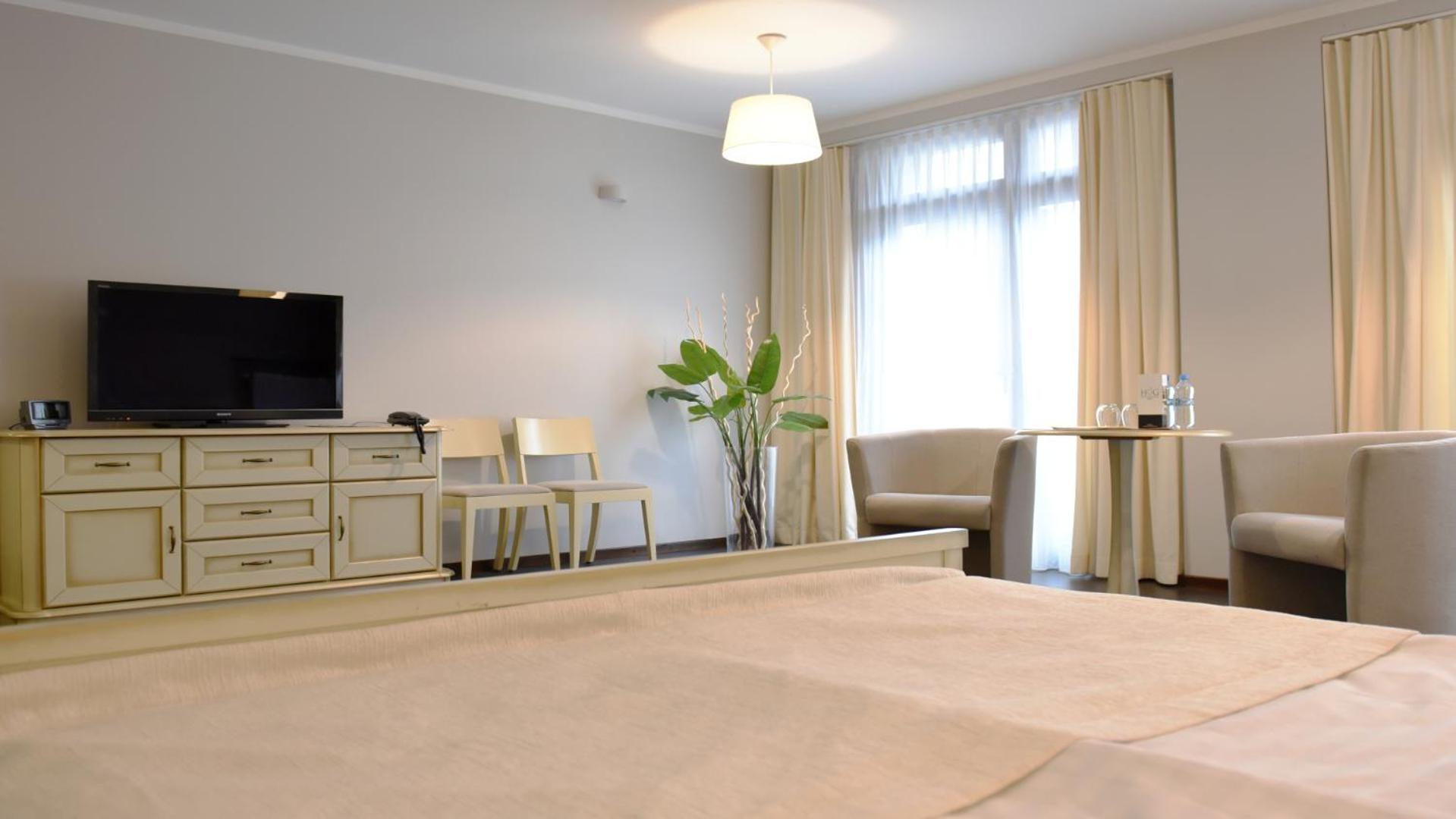 Hotel Grzegorzewski Тушен Екстериор снимка
