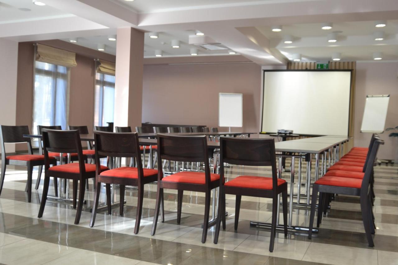 Hotel Grzegorzewski Тушен Екстериор снимка